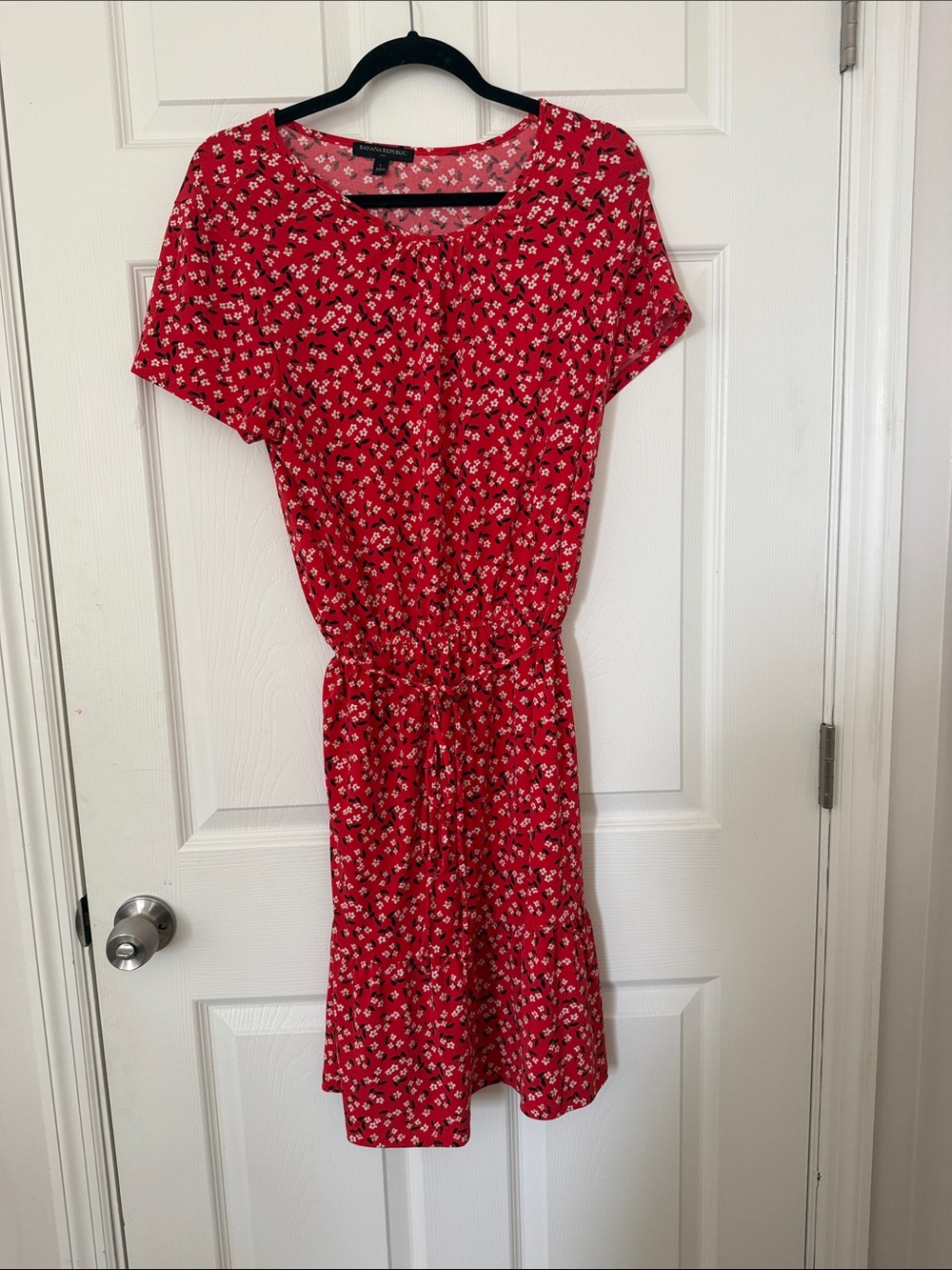 Banana Republic Red Floral Short Sleeve Dress
